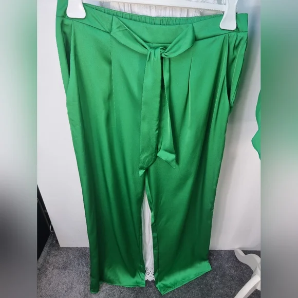 NEW green satin outfit set blouse trousers uk 12 co ord - Picture 3 of 4